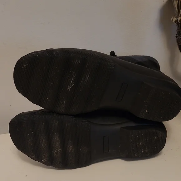 Sperry Women's Black and Gray Plaid Winter Boots - Picture 5 of 9